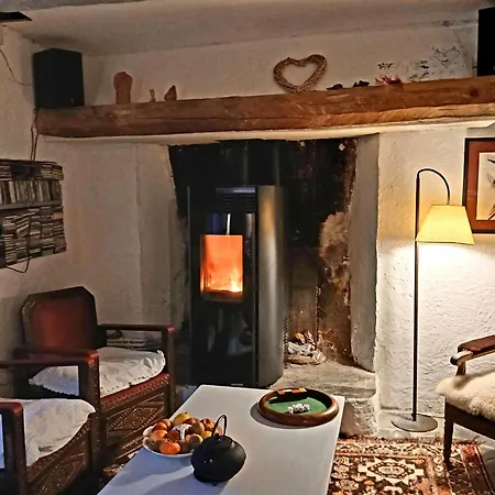 Le Presbytere Holiday home Eyne